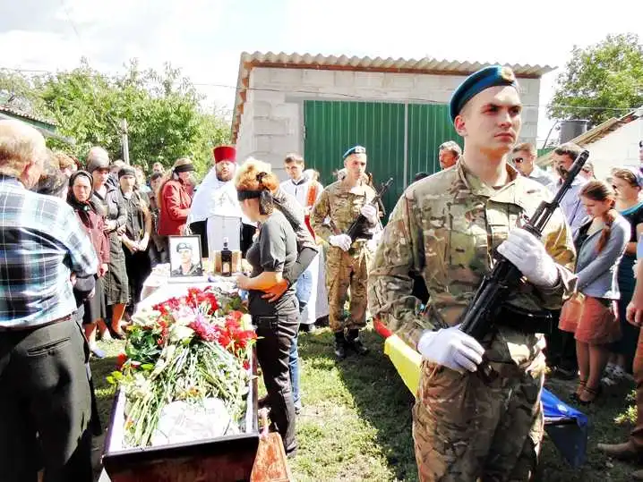 Загиблого в АТО жителя Новомиргорода поховали (ФОТО)