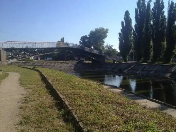 У Кpопивницькому з річки дістали чоловіка