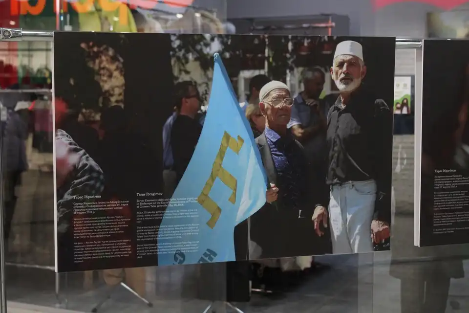 Виставка "Історії з окупованого криму"