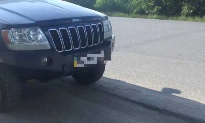На Кіровоградщині затримали елітний позашляховик з перебитими номерами (ФОТО)