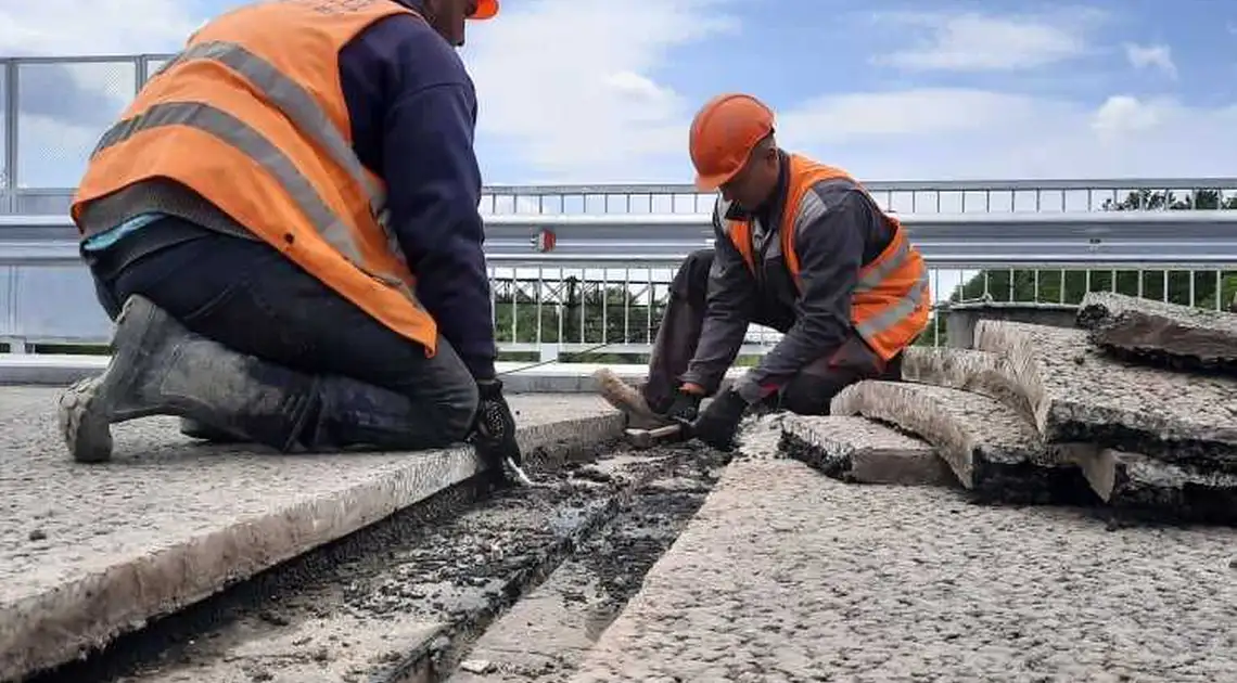 Наступного тижня планують відкрити рух по відремонтованому мосту неподалік Кропивницького фото 1