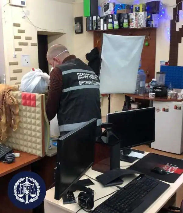 Кропивницький: двом підозрюваним у виготовленні порноматеріалів обрали запобіжний захід