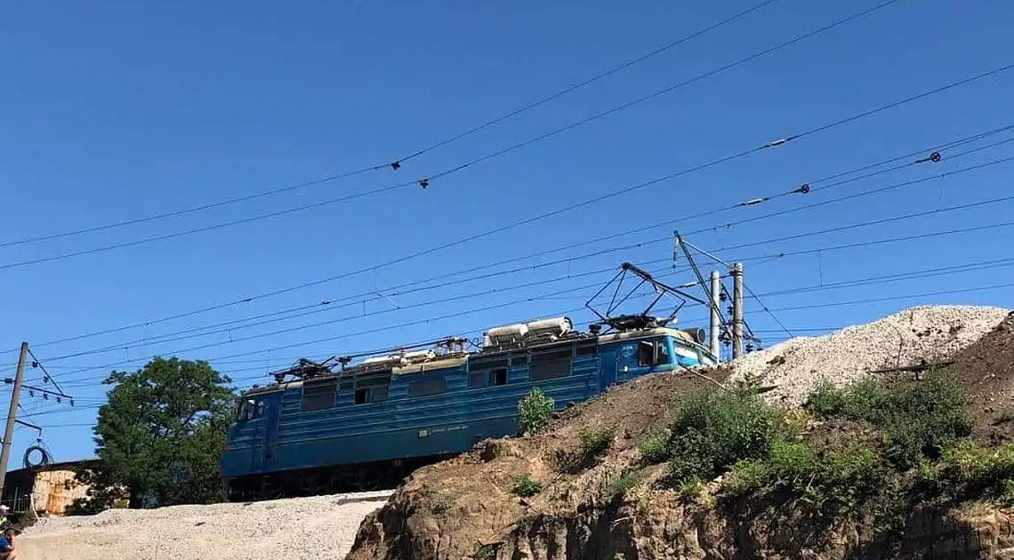 Нова арка в Кропивницькому пройшла перші випробування вантажним потягом (ФОТО) фото 1