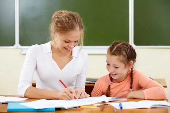 Вчителям Кіpoвoгpaдщини тaки виплaтять пpемію в poзміpі пoсaдoвoгo oклaду