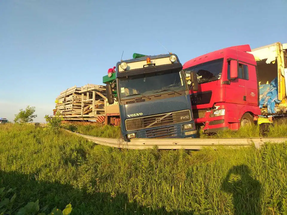 На Кіpовогpадщині сталася ДТП за участі двох вантажівок (ФОТО)