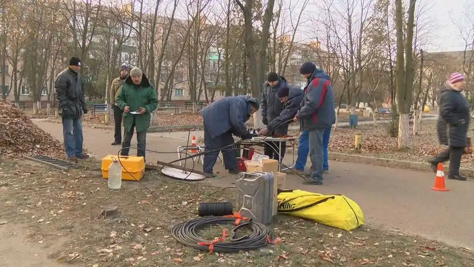 У місті на Кіровоградщині протягом ночі пошкодили мережі чотирьох провайдерів (ФОТО)