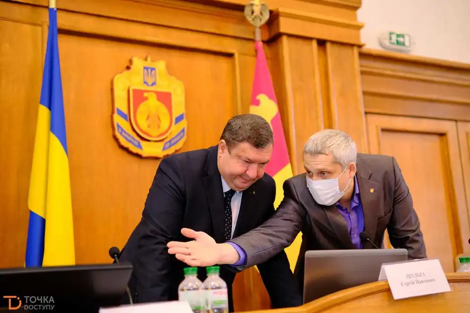 Як працювали депутати під час сесії обласної ради (ФОТОРЕПОРТАЖ)