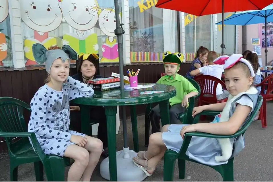 У Кропивницькому стартував проект "Бібліотека під парасолькою" (ФОТО)