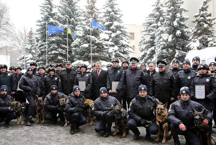 Кінологи та криміналісти Кіровоградщини отримали нові спецавтівки (ФОТО) фото 1