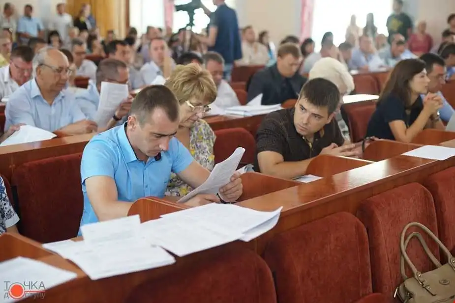 Громадські активісти Кропивницького на сесії міськради вимагають звільнити начальника управління ЖКГ (ФОТО) фото 1