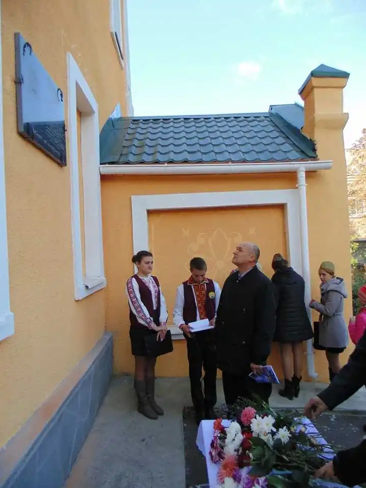 У Новомиргороді встановили меморіальну дошку загиблому в АТО чемпіону світу з пауерліфтингу фото 1