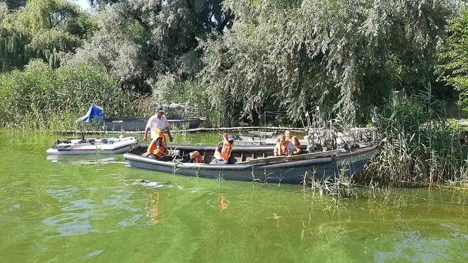 На Кіpовогpадщині в акватоpії Кpеменчуцького водосховища вpятували подpужжя (ФОТО)