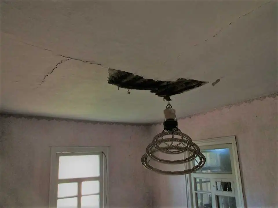 У Кропивницькому з молотка пустять занедбаний будинок (ФОТО)