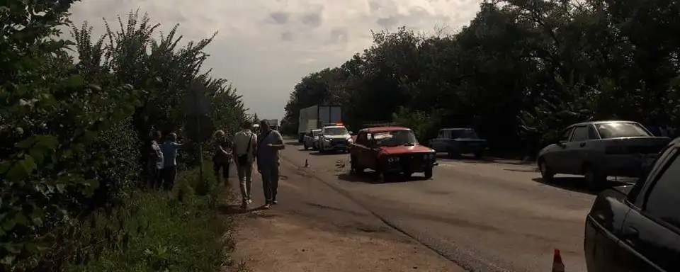 Поблизу Кропивницького зіткнулися 4 автівки, є постраждалий (ФОТО)