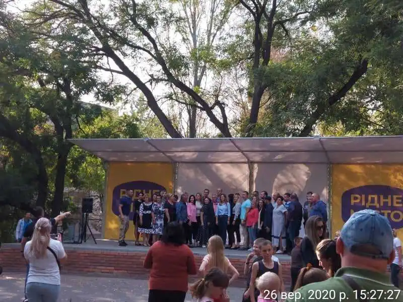 У Кропивницькому агітували в маршрутках та від імені партії роздавали морозиво