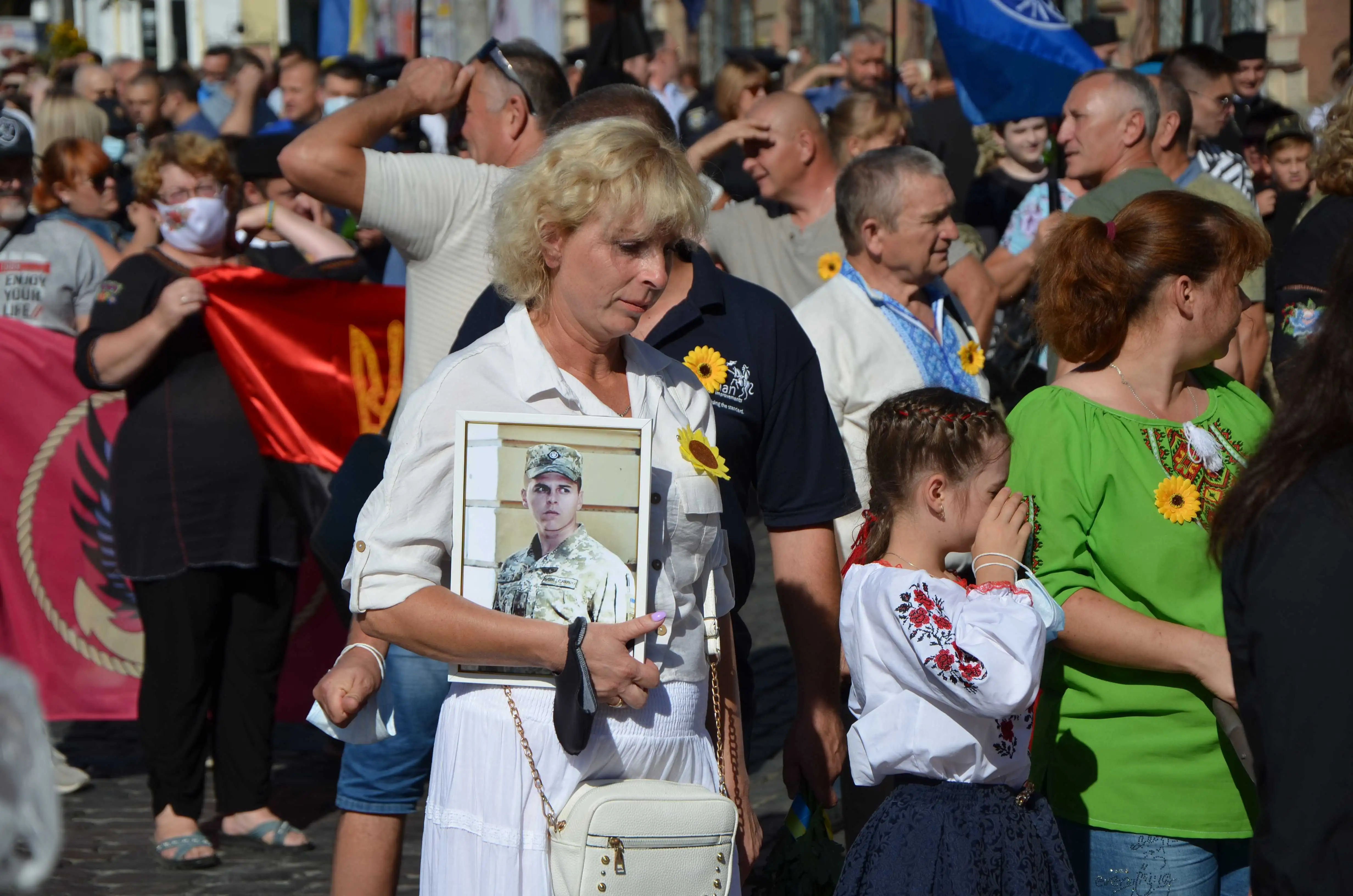 У Кропивницькому вшанували пам’ять загиблих захисників України (ФОТОРЕПОРТАЖ) фото 1