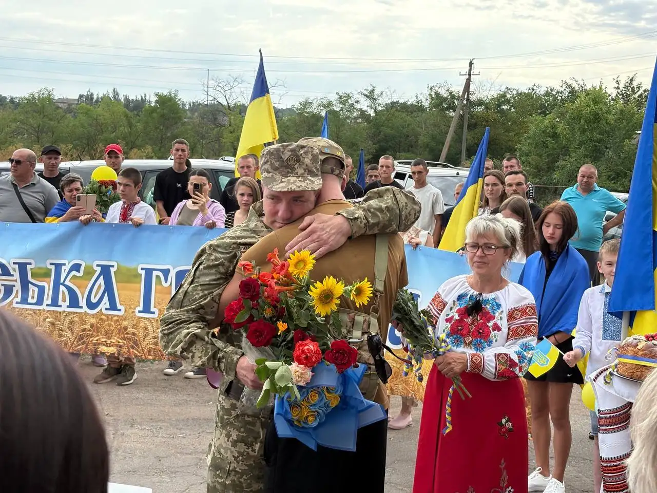 У Гурівці зустріли звільненого з полону