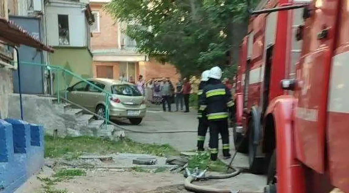 У Кропивницькому в під’їзді будинку зайнялися електромережа та сходи (ФОТО) фото 1