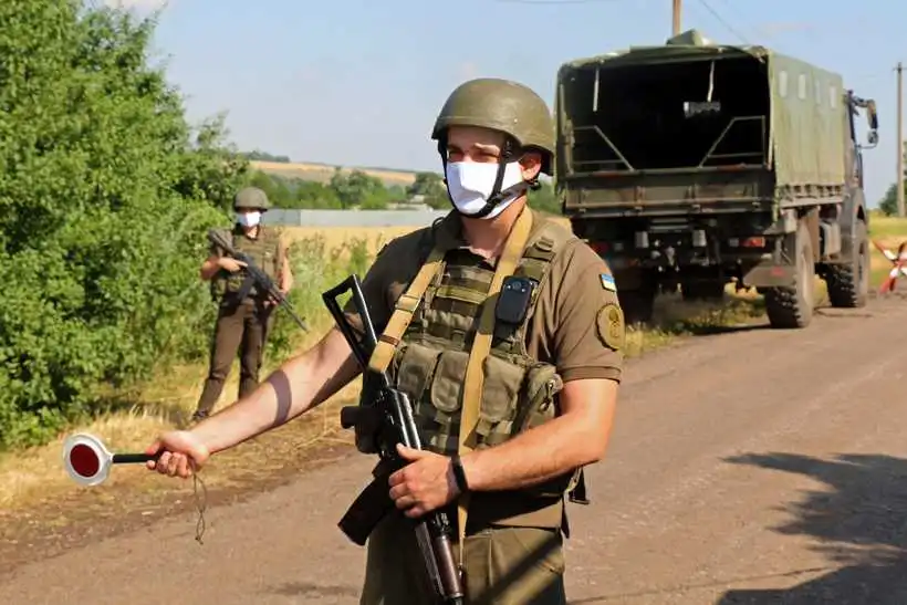 У Кpопивницькому на блокпостах затpимали двох чоловіків з наpкотиками (ФОТО) фото 1