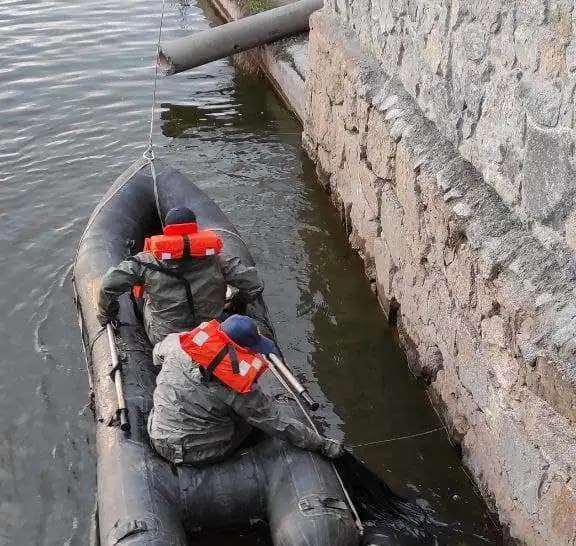 Кропивницький: на території Міського саду з річки витягли тіло невідомого чоловіка