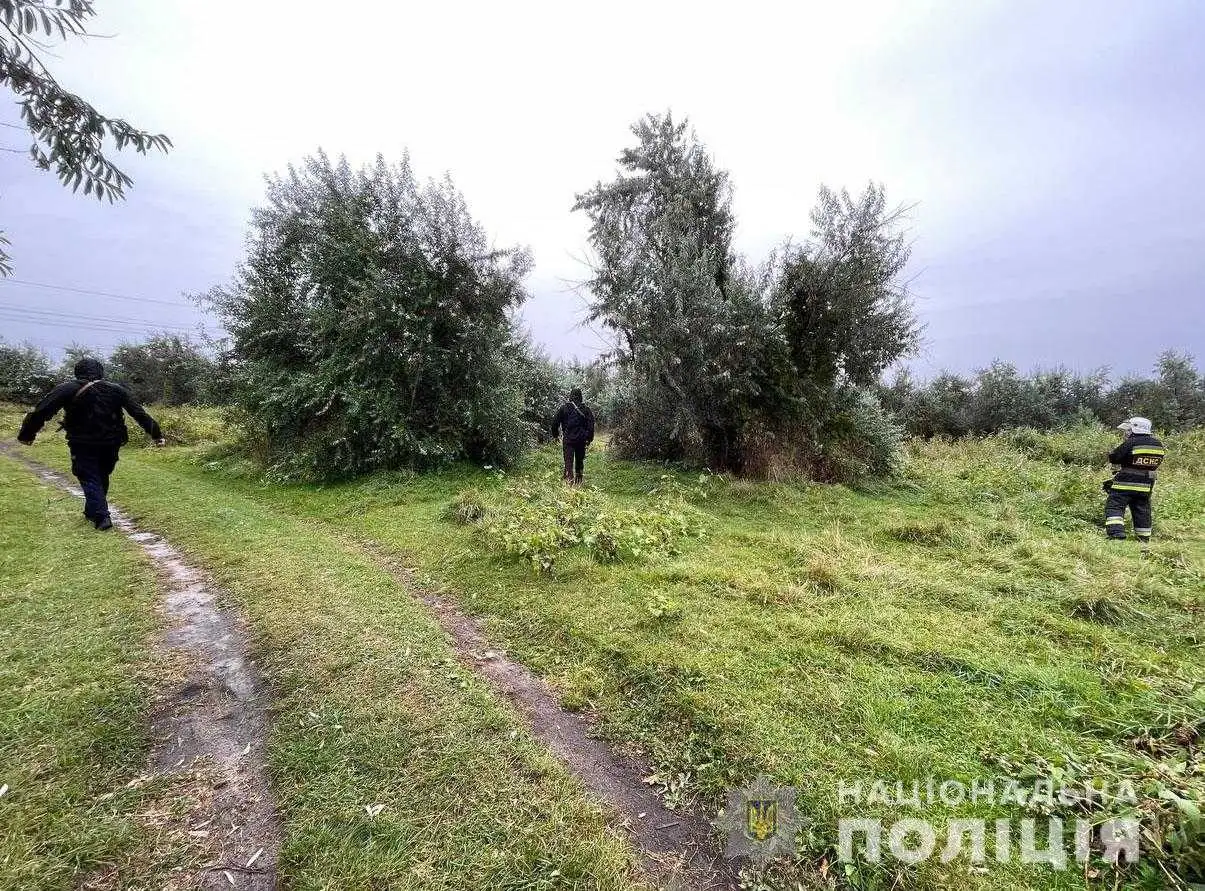 На Кіpовогpадщині pозшукали жінку, яка пішла в ліс збиpати ожину та заблукала (ФОТО) фото 1