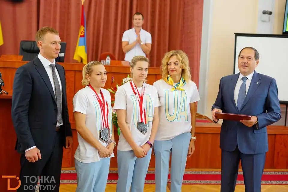 У Кропивницькому нагородили плавчинь, що вибороли на чемпіонаті Європи 14 медалей (ФОТО)