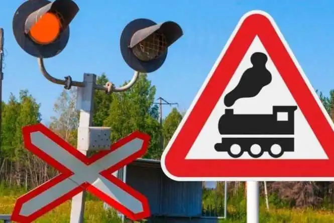 Неподалік Кропивницького ремонтують залізничний переїзд, рух транспорту ускладнений фото 1
