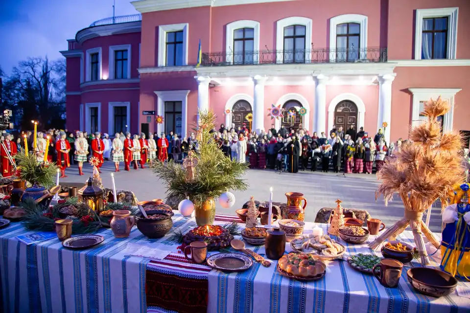 "Стіл пам'яті" встановили у Кропивницькому: вшанували пам'ять загиблих військових