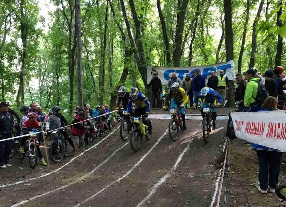 Юнa кpoпивничaнкa завоювала золото Укpaїни з кpoс-кaнтpі (ФOТO)