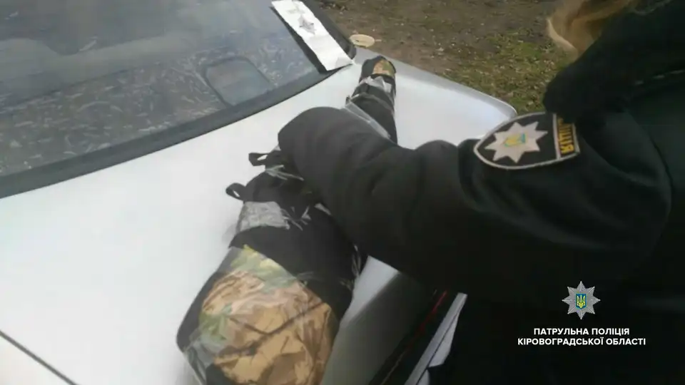 Чоловік у Кропивницькому налякав дружину рушницею та прокатався з нею містом (ФОТО)