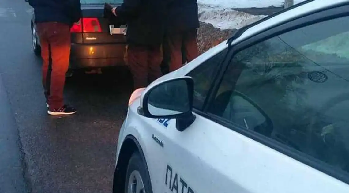 На Кіровоградщині поліцейські затримали 2 водіїв з підробленими посвідченнями фото 1
