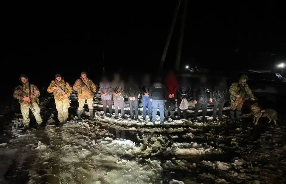 Жителя Кіровоградщини разом з шістьма чоловіками з інших регіонів України затримали прикордонники
