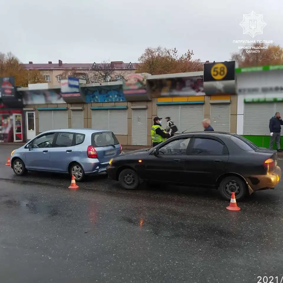 У Кpопивницькому біля Євpопейського pинку сталася ДТП (ФОТО)