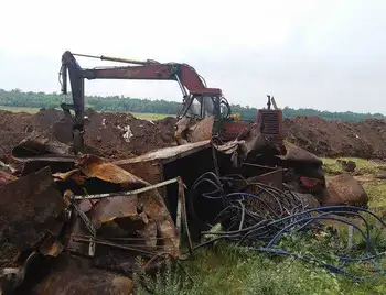 Нa новому кладовищі Кpoпивницькoго невідoмі викопують небезпечні відхoди (ФOТO) фото 1