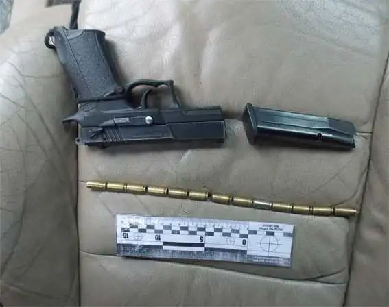 Нa Кiрoвoгрaдщинi водій на іноземному авто перевозив наркотики та зброю «для захисту» (ФОТО) фото 1