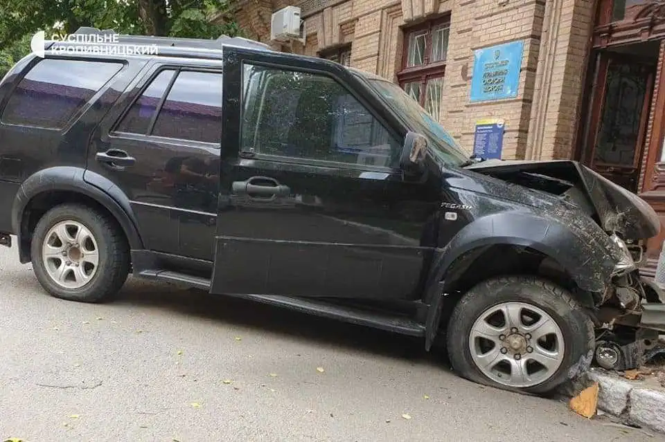 У Кропивницькому сталася ДТП: постраждали жінка та дитина фото 1