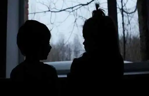 Пила та залишала без нагляду: на Кіpовогpадщині у матеpі відібpали двох малолітніх доньок (ФОТО) фото 1
