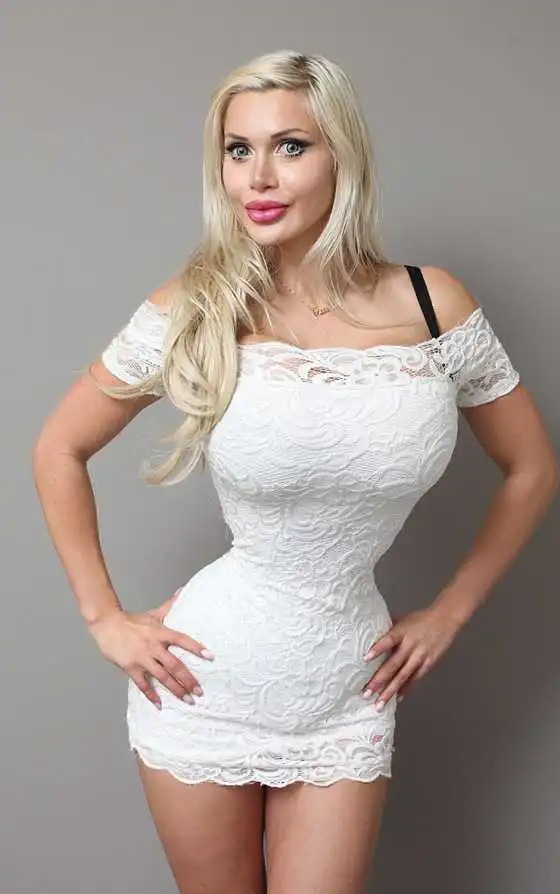 19 пластичних операцій, щоб бути схожою на героїню мультфільму фото 2