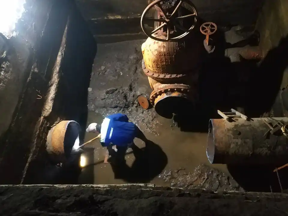 без води