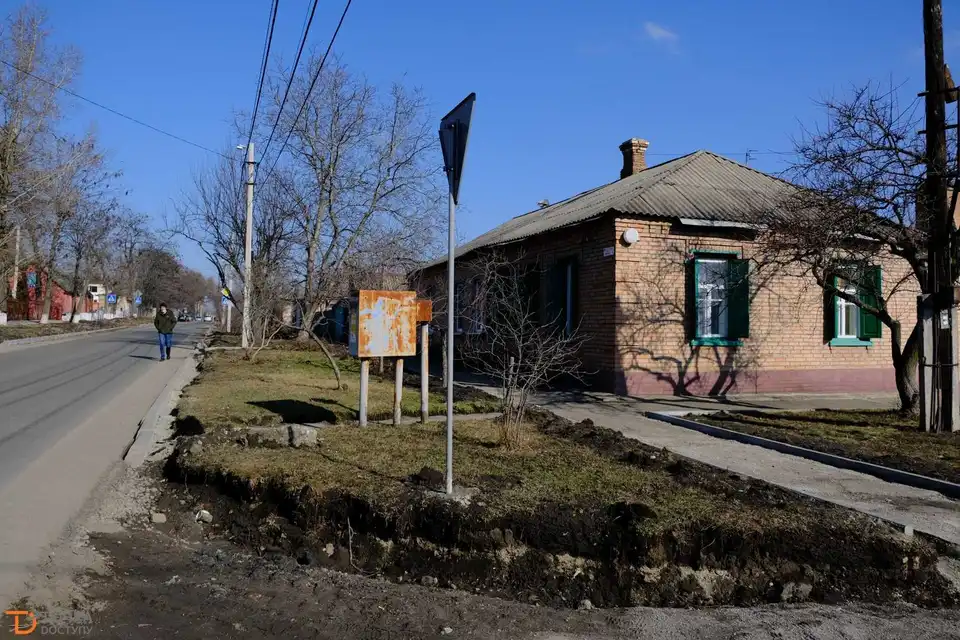 Жителі Кропивницького скаржаться на неякісний ремонт вулиці Василя Нікітіна (ФОТО)