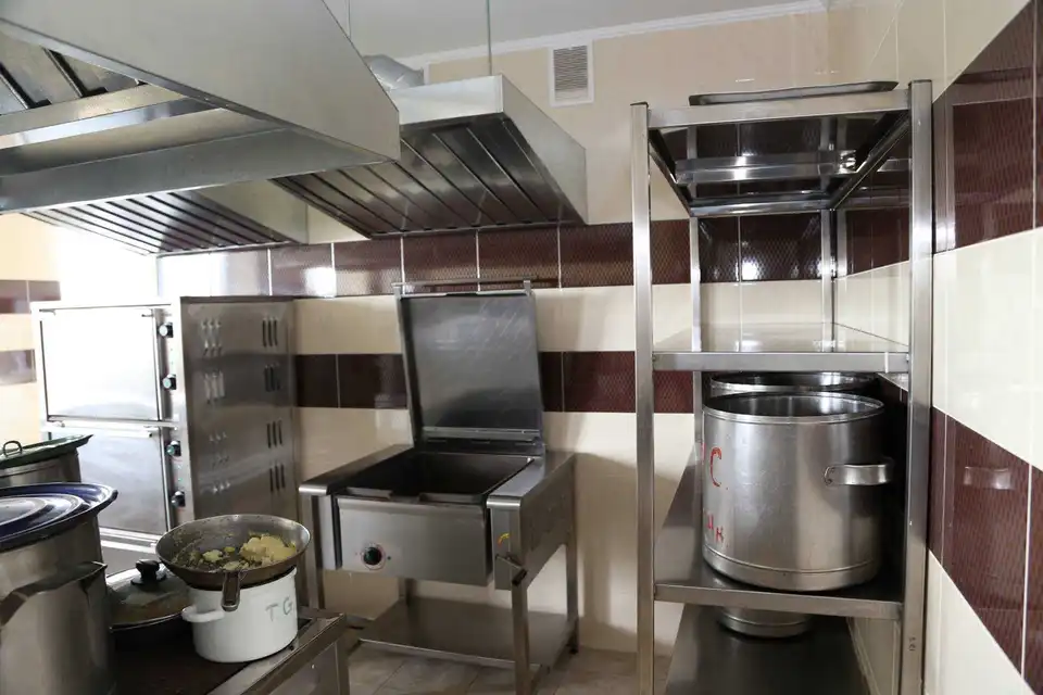 На Кіровоградщині в харчоблоках шкіл знайшли низку порушень