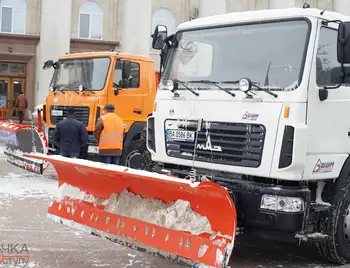 На всі випадки життя: у Кропивницькому презентували нову комунальну техніку (ФОТОРЕПОРТАЖ) фото 1