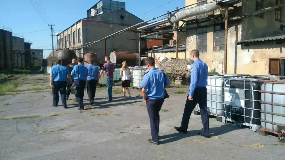 ДФС обшукала спиртзаводи Кіровоградщини (ФОТО) фото 5