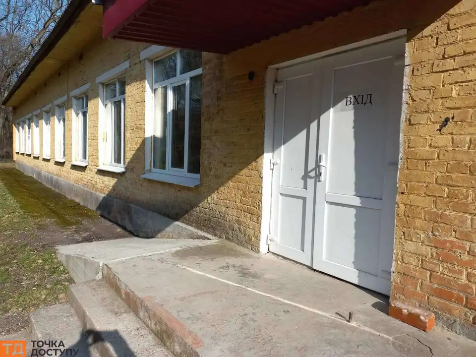 ремонтують школу після обстрілу Кіровоградська область