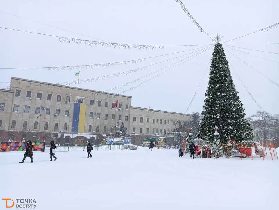 Справжня зимова казка: атмосферні фото засніженого Кропивницького (ФОТОРЕПОРТАЖ) фото 1