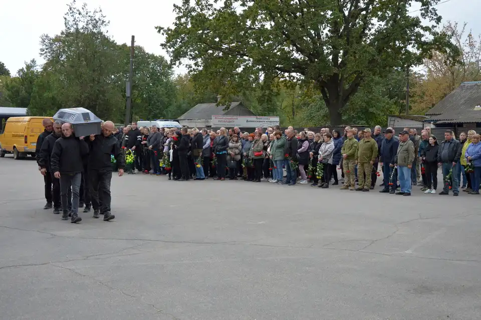попрощались з військовими