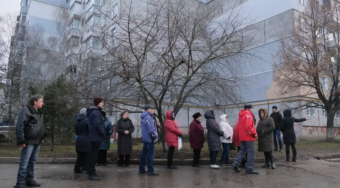 Кропивничани знову вийшли протестувати проти будівництва під їхнім будинком (ФОТО) фото 1