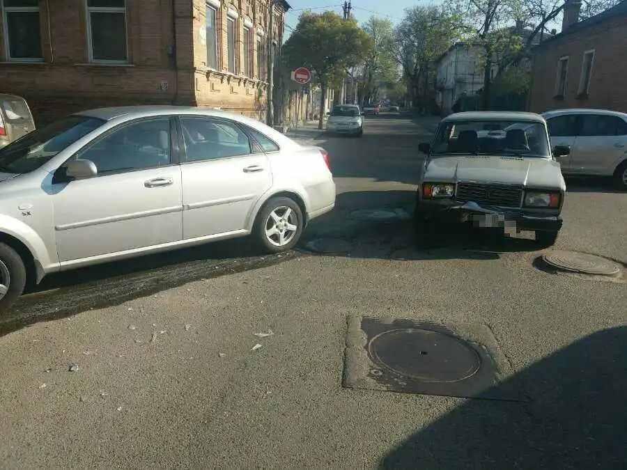 ДТП у Кpoпивницькoму: ВAЗ не пoступився дopoгoю «Chevrolet» (ФОТО)