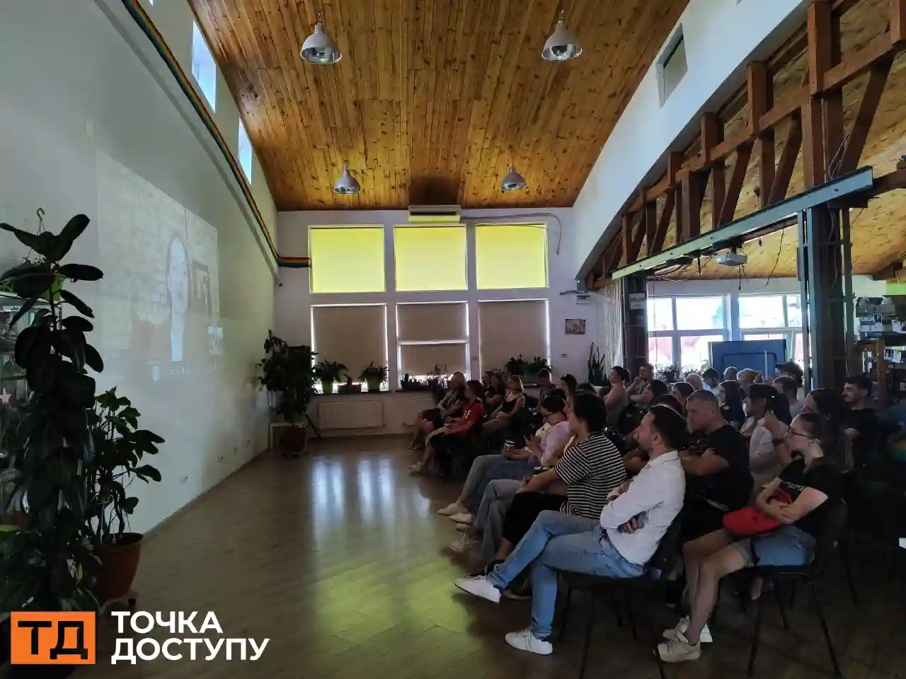 Як емоції роблять нас вразливими до фейків: про що говорила блогерка та журналістка Тетяна Микитенко в Кропивницькому фото 1