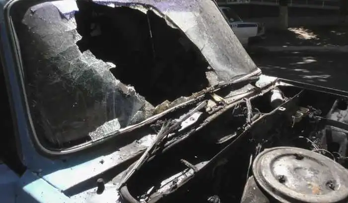 На Кіровоградщині посеред дороги загорівся автомобіль з газовим балоном (ФОТО)